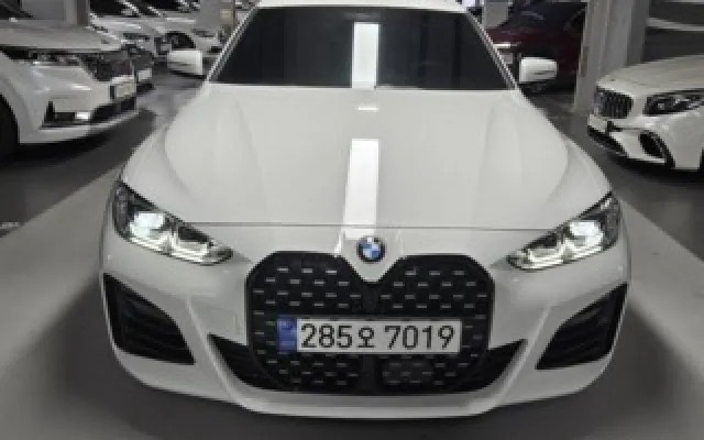 GV70일렉트리파이드 중고차 4시리즈 (G22) 420i 그란쿠페M 스포츠 퍼포먼스팩 매물 사진 4 - 2024/11 28,640km